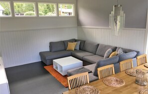 TV, fireplace, DVD player - 4 bedroom gorgeous home in Boxholm (Boxholm)