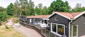 4 bedroom gorgeous home in Boxholm