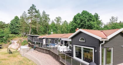 4 bedroom gorgeous home in Boxholm