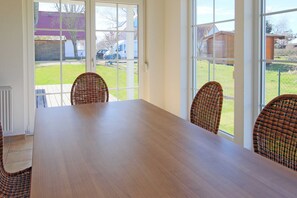 Unclassified image, 2 of 20, button