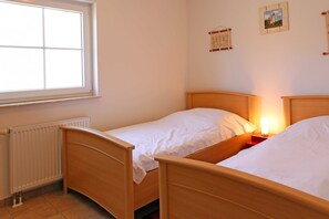 3 多间卧室、旅行婴儿床、WiFi、床单