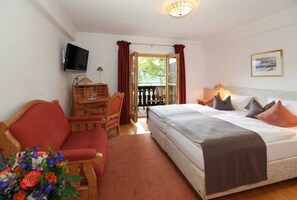 1 bedroom, desk, WiFi, bed sheets - Double Room Comfort - single occupancy - The Westerhof - Hotel in Tegernsee (Tegernsee)