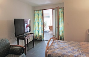 3 bedrooms, travel cot, free WiFi