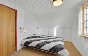 2 bedrooms, travel cot