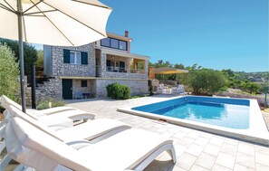 Pool - 4 bedroom amazing home in Tankaraca (Tankaraca)