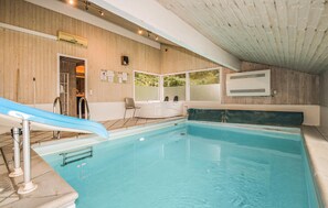 Indoor pool - Stunning home in Saltum with sauna (Saltum)