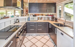 Kühlschrank, Herdplatte, Geschirrspüler