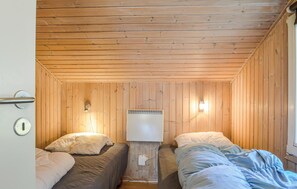 4 bedrooms, travel cot, free WiFi