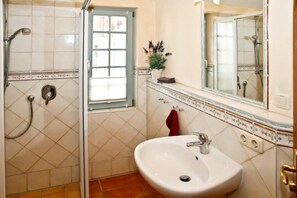 Unclassified image, 2 of 9, button - (293) 3-room apartment beach road - Apartment block LAGUNA (Kühlungsborn)