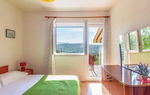 3 habitaciones, cuna de viaje, wifi gratis y ropa de cama 