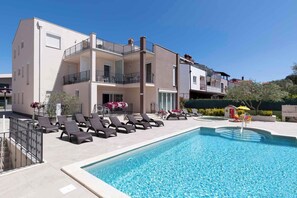 Pool - Holiday apartment with pool for 8 people (Fažana)
