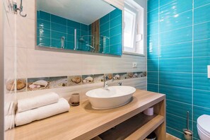 تجهيزات دش، مراحيض شطف