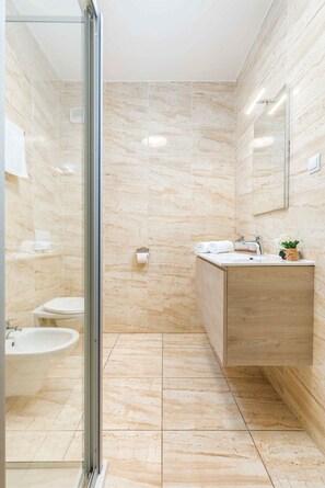 Douche, bidet