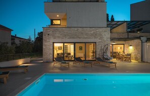 Beheizter Pool