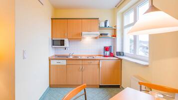 Fridge, microwave, dishwasher, toaster