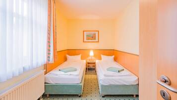 1 bedroom, in-room safe, WiFi, bed sheets