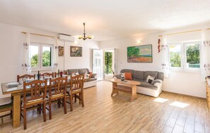 Interior - Lovely home in Grubine (Grubine)
