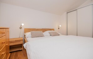 3 camere, culla da viaggio, Wi-Fi gratuito, lenzuola