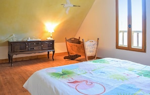 3 bedrooms, travel cot - Cozy home in St. Germain du Pert (St. Germain du Pert)
