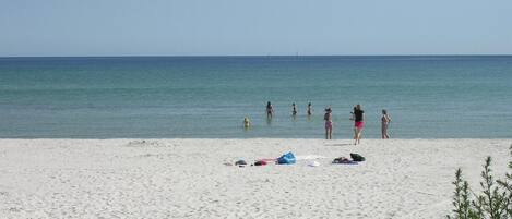 Una spiaggia nelle vicinanze