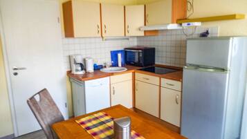 Kühlschrank, Mikrowelle, Geschirrspüler