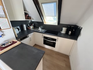 Frigorifero, microonde, forno, lavastoviglie