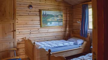 4 bedrooms, travel cot