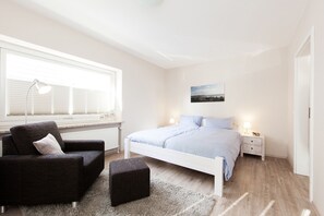 Unclassified image, 5 of 12, button