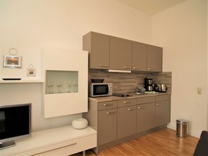 Fridge, dishwasher, coffee/tea maker, electric kettle - 24-05 - resort Villa Apt 24-05. (Kühlungsborn)
