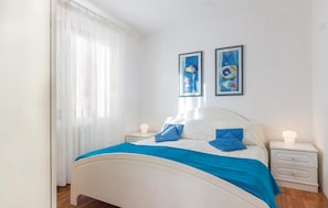 3 bedrooms, free WiFi, bed sheets