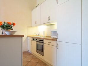 Frigorifero, microonde, forno, lavastoviglie