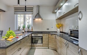 Kühlschrank, Herdplatte, Geschirrspüler