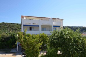 Exterior - Holiday apartment with satellite TV and internet access (Palit)