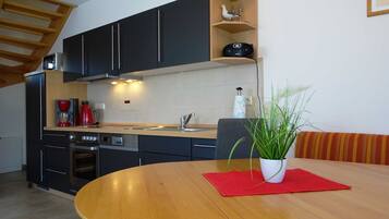 Réfrigérateur, micro-ondes, four, lave-vaisselle