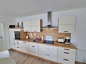 Kühlschrank, Ofen, Geschirrspüler