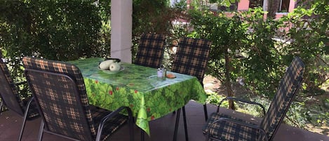 Outdoor dining