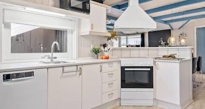 Cozy home in Hejls with sauna