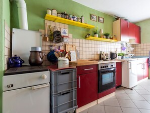 Fridge, oven, toaster, highchair - Apartment Birke - Apartment Landhaus Neparmitz TZR (Poseritz)