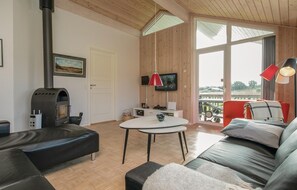 TV, fireplace, DVD player