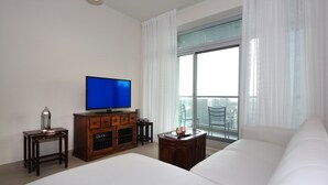 Apartemen, 1 kamar tidur | Ruang keluarga | TV LED