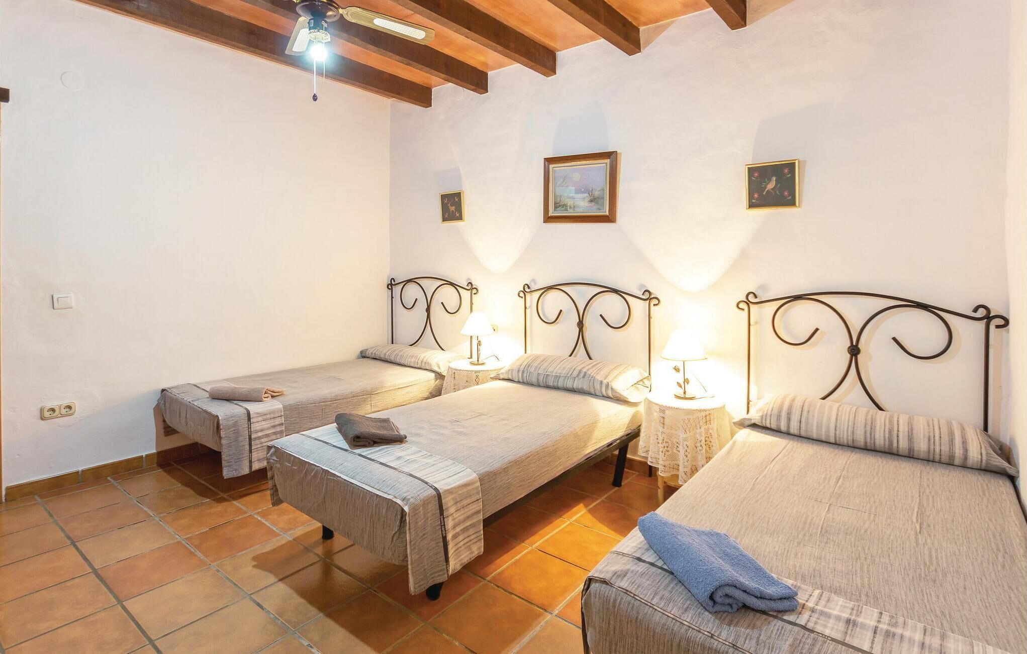 13 chambres, lit parapluie, Wi-Fi gratuit, draps fournis