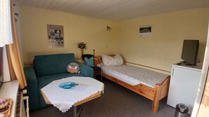 Unclassified image, 4 of 11, button - Room left - private rental Maluche (Magdeburg)