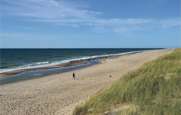Beach nearby - Amazing home in Thyborøn with sauna (Thyborøn)