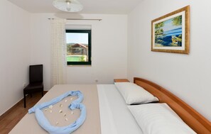 8 bedrooms, in-room safe, travel crib, free WiFi - Luxurious home in Pasman (Pasman)