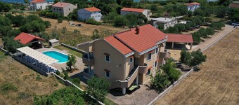 Awesome home in Pasman with WiFi