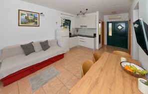 TV, mesa de pingue-pongue