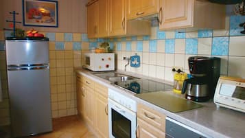 Kühlschrank, Herdplatte, Geschirrspüler