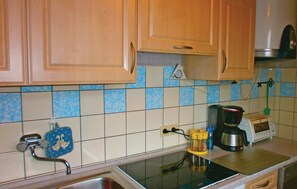 Refrigerador, microondas, placa de cocina, lavavajillas