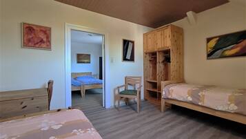 2 bedrooms, WiFi, bed sheets