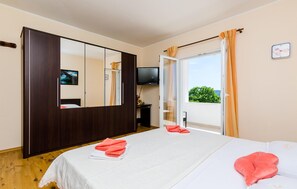 3 Schlafzimmer, Reisekinderbett, kostenloses WLAN, Bettwäsche